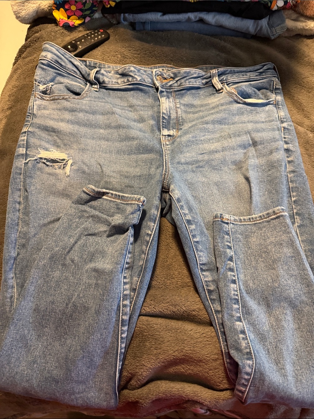 American Eagle Outfitters Light Blue Skinny Jeans with Distress